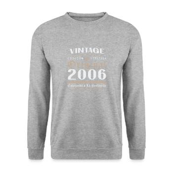 Vinatge 2006 Geburtstagsgeschenk - Unisex Pullover - Weißgrau meliert - Vorne - Alina (178cm) & Michal (187cm)