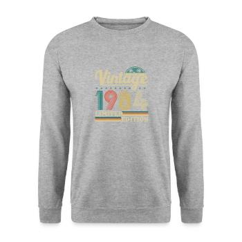 1984 Vintage Retro Geburtstagsgeschenk - Unisex Pullover - Weißgrau meliert - Vorne - Alina (178cm) & Michal (187cm)