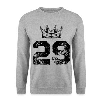 29 Zahl Krone - Unisex Pullover - Weißgrau meliert - Vorne - Alina (178cm) & Michal (187cm)
