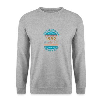 November 1992 Birthday Limited Edition - Sweat-shirt Unisexe - gris chiné - Devant - Alina (178cm) & Michal (187cm)