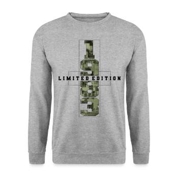 Camouflage 1983 Born Year of birth 1983 Men - Unisex Sweatshirt - salt & pepper - Front - Alina (178cm) & Michal (187cm)