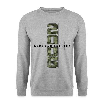 Camouflage 2005 Geboren Geburtsjahr 2005 Jungen - Unisex Pullover - Weißgrau meliert - Vorne - Alina (178cm) & Michal (187cm)