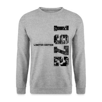 Édition limitée 1972 Année de naissance 1972 Anniversaire - Sweat-shirt Unisexe - gris chiné - Devant - Alina (178cm) & Michal (187cm)
