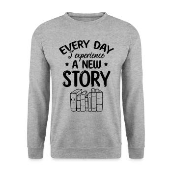 Every Day I Experience A New Story - Bookworm Book - Unisex Pullover - Weißgrau meliert - Vorne - Alina (178cm) & Michal (187cm)