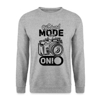 Hobby Photography Weekend Mode with Camera - Unisex Sweatshirt - salt & pepper - Front - Alina (178cm) & Michal (187cm)