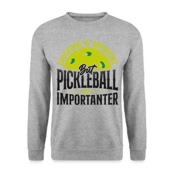 Pickleball Education Is Important - Unisex Pullover - Weißgrau meliert - Vorne - Alina (178cm) & Michal (187cm)