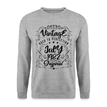 Jahrgang Geboren im Juli 1982 Jubiläum Juli - Unisex Pullover - Weißgrau meliert - Vorne - Alina (178cm) & Michal (187cm)