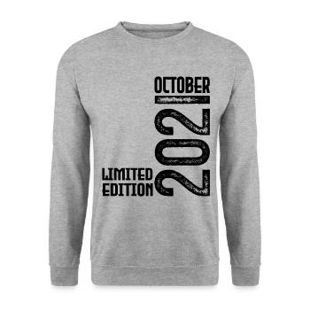 Geschenk zum Jahrestag Oktober 2021. Oktober 2021. - Unisex Pullover - Weißgrau meliert - Vorne - Alina (178cm) & Michal (187cm)