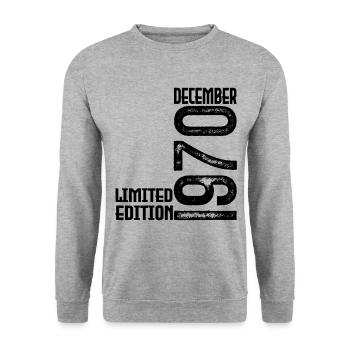 Cadeau Anniversaire Décembre 1970. Decembre 1970. - Sweat-shirt Unisexe - gris chiné - Devant - Alina (178cm) & Michal (187cm)