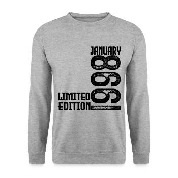 Jubiläumsgeschenk Januar 1998. Januar 1998. - Unisex Pullover - Weißgrau meliert - Vorne - Alina (178cm) & Michal (187cm)