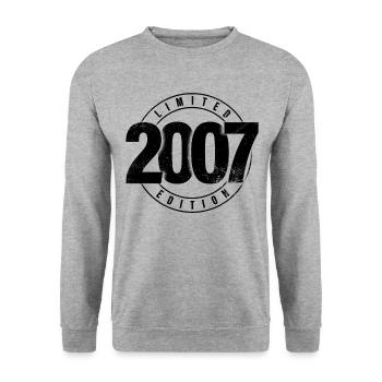 Limited Edition 2007 Year of Birth Urban Birthday - Unisex Sweatshirt - salt & pepper - Front - Alina (178cm) & Michal (187cm)