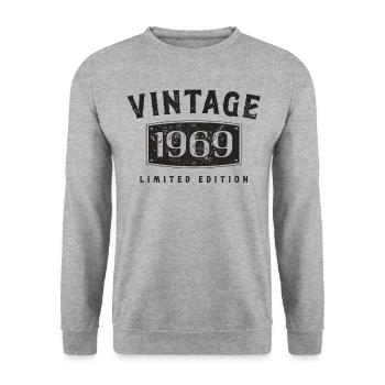 Birthday 1969 Limited Edition Vintage 1969 - Unisex Sweatshirt - salt & pepper - Front - Alina (178cm) & Michal (187cm)