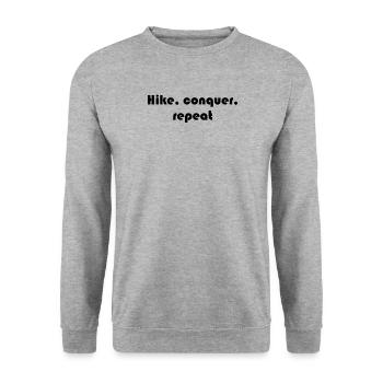 Wandern - Hike, conquer, repeat - Unisex Sweatshirt - salt & pepper - Front - Alina (178cm) & Michal (187cm)