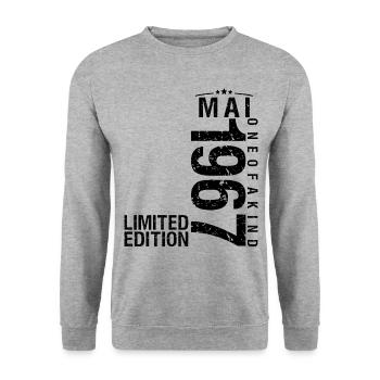 Birthday May 1967 May born in May - Unisex Sweatshirt - salt & pepper - Front - Alina (178cm) & Michal (187cm)