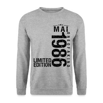 Birthday May 1986 May born in May - Unisex Sweatshirt - salt & pepper - Front - Alina (178cm) & Michal (187cm)