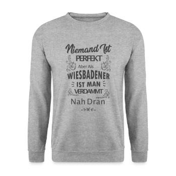 Wiesbaden Wiesbadener Spruch - Unisex Pullover - Weißgrau meliert - Vorne - Alina (178cm) & Michal (187cm)