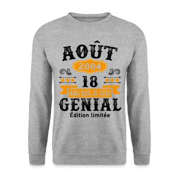 18 Ans Anniversaire Vintage Né(e) en Août 2004 - Sweat-shirt Unisexe - gris chiné - Devant - Alina (178cm) & Michal (187cm)