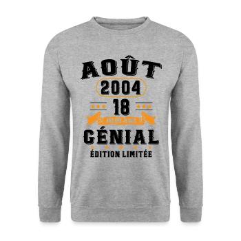 18 Ans Anniversaire Vintage Né(e) en Août 2004 - Sweat-shirt Unisexe - gris chiné - Devant - Alina (178cm) & Michal (187cm)