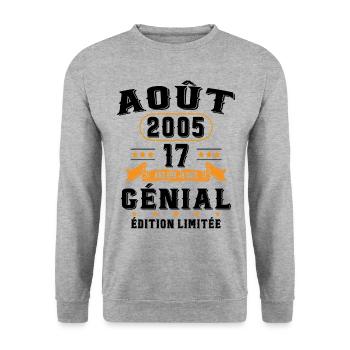 17 Ans Anniversaire Vintage Né(e) en Août 2005 - Sweat-shirt Unisexe - gris chiné - Devant - Alina (178cm) & Michal (187cm)