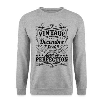 Vintage Flourish Cadeau Anniversaire Décembre 1962 - Sweat-shirt Unisexe - gris chiné - Devant - Alina (178cm) & Michal (187cm)