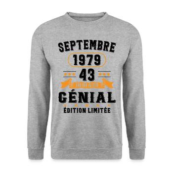 43 Ans Anniversaire Vintage Né(e) Septembre 1979 - Sweat-shirt Unisexe - gris chiné - Devant - Alina (178cm) & Michal (187cm)