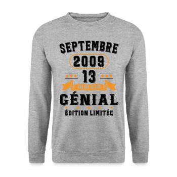 13 Ans Anniversaire Vintage Né(e) Septembre 2009 - Sweat-shirt Unisexe - gris chiné - Devant - Alina (178cm) & Michal (187cm)