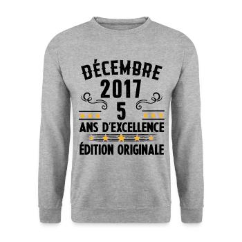 5 Ans Anniversaire Vintage Né(e) en Décembre 2017 - Sweat-shirt Unisexe - gris chiné - Devant - Alina (178cm) & Michal (187cm)