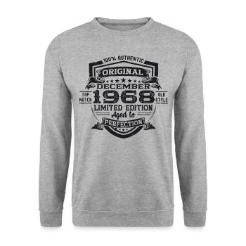 Original December 1968 54th Birthday Gift - Unisex Sweatshirt - salt & pepper - Front - Alina (178cm) & Michal (187cm)