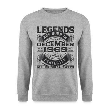 Born December 1969 53rd birthday Legend - Unisex Sweatshirt - salt & pepper - Front - Alina (178cm) & Michal (187cm)