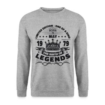 Geburtstag 1979 Mai 1979 Jahrgang 1979 Legende 79 - Unisex Pullover - Weißgrau meliert - Vorne - Alina (178cm) & Michal (187cm)