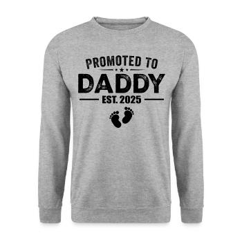 Zum Papa befördert, voraussichtlich 2025. Lustig für den neuen Papa - Unisex Pullover - Weißgrau meliert - Vorne - Alina (178cm) & Michal (187cm)