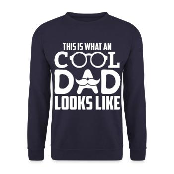 This is what a really cool dad looks like - Unisex Sweatshirt - navy - Front - Alina (178cm) & Michal (187cm)