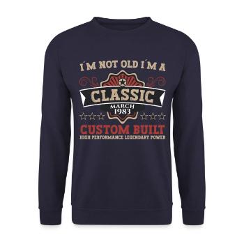 40e anniversaire homme Mars Né 1983 Classique - Sweat-shirt Unisexe - marine - Devant - Alina (178cm) & Michal (187cm)