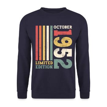 Octobre Né 1952 70e anniversaire Cadeau Cool - Sweat-shirt Unisexe - marine - Devant - Alina (178cm) & Michal (187cm)