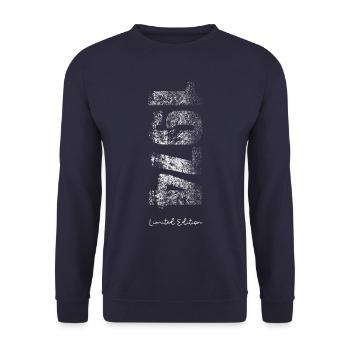 Edition Limitée 1974 - Cadeau d’anniversaire - Sweat-shirt Unisexe - marine - Devant - Alina (178cm) & Michal (187cm)