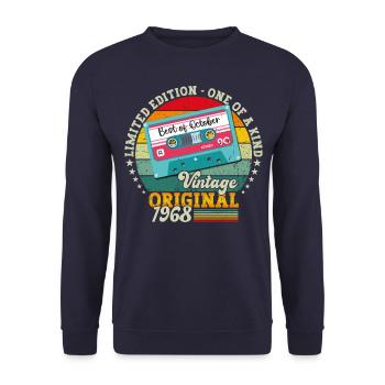 55. Geburtstag Retro Kassette Best of Oktober 1968 - Unisex Pullover - Navy - Vorne - Alina (178cm) & Michal (187cm)