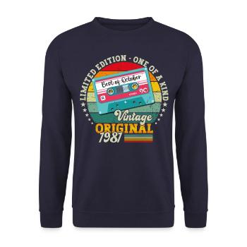 42nd Birthday Retro Cassette Best of Octobre 1981 - Sweat-shirt Unisexe - marine - Devant - Alina (178cm) & Michal (187cm)