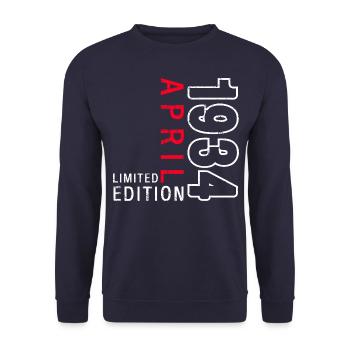90e anniversaire cadeau mari avril Vintage 1934 - Sweat-shirt Unisexe - marine - Devant - Alina (178cm) & Michal (187cm)