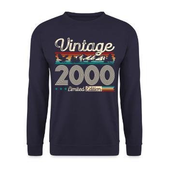 24. Geburtstag Vintage Jahrgang 2000 - Unisex Pullover - Navy - Vorne - Alina (178cm) & Michal (187cm)