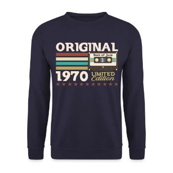 Cassette Juin 1970 Millésime 1970 Anniversaire 1970 - Sweat-shirt Unisexe - marine - Devant - Alina (178cm) & Michal (187cm)