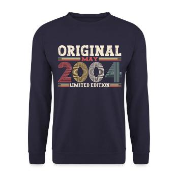 Original May 2004 Vintage 2004 Birthday 2004 - Unisex Sweatshirt - navy - Front - Alina (178cm) & Michal (187cm)