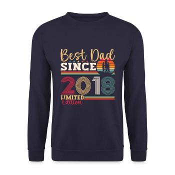 Men's Best Dad Since 2018 Father's Day Gift Fun - Unisex Sweatshirt - navy - Front - Alina (178cm) & Michal (187cm)