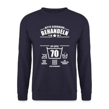 Schonend behandeln, 70. Geburtstag, Wunschname - Unisex Pullover - Navy - Vorne - Alina (178cm) & Michal (187cm)