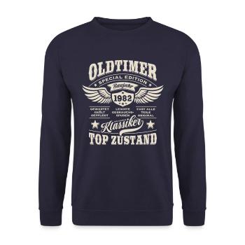 Oldtimer Baujahr 1982 - Geburtstag - Geschenk - Unisex Pullover - Navy - Vorne - Alina (178cm) & Michal (187cm)
