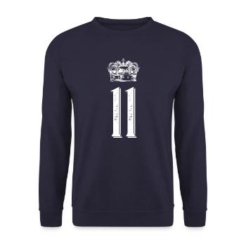 11 Zahl Krone - Unisex Pullover - Navy - Vorne - Alina (178cm) & Michal (187cm)