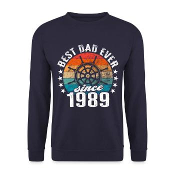 Bester Papa der Welt seit 1989 Kapitän - Unisex Pullover - Navy - Vorne - Alina (178cm) & Michal (187cm)