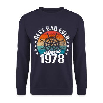 Bester Papa der Welt seit 1978 Kapitän - Unisex Pullover - Navy - Vorne - Alina (178cm) & Michal (187cm)