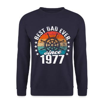 Bester Papa der Welt seit 1977 Kapitän - Unisex Pullover - Navy - Vorne - Alina (178cm) & Michal (187cm)