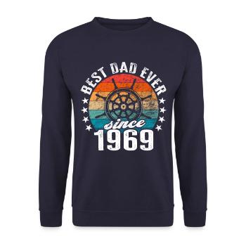 Bester Papa der Welt seit 1969 Kapitän - Unisex Pullover - Navy - Vorne - Alina (178cm) & Michal (187cm)