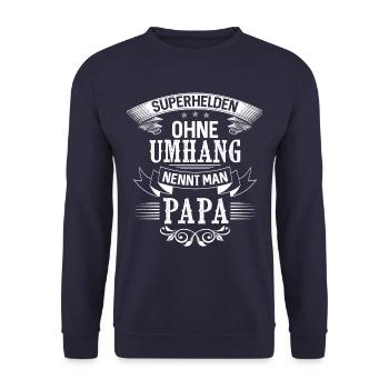 Superhelden ohne Umhang nennt man Papa - Unisex Pullover - Navy - Vorne - Alina (178cm) & Michal (187cm)